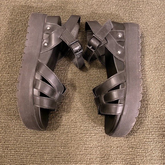 MIA Kenedi Platform Sandals - Picture 5 of 8